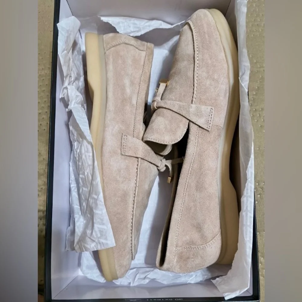 Marc Fisher elegant beige